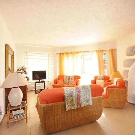 Large Plot And Close To Amenities *