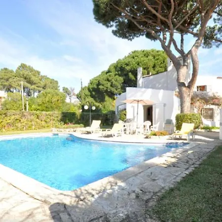 Βίλα Large Plot And Close To Amenities