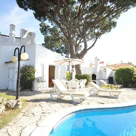 Large Plot And Close To Amenities *