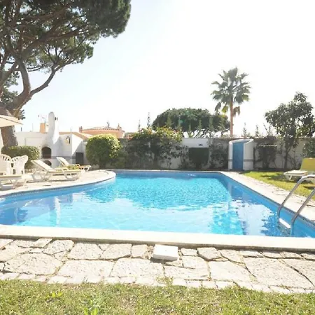 Large Plot And Close To Amenities *