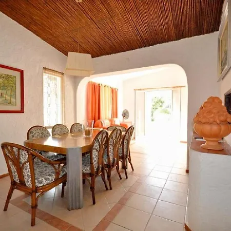 Large Plot And Close To Amenities